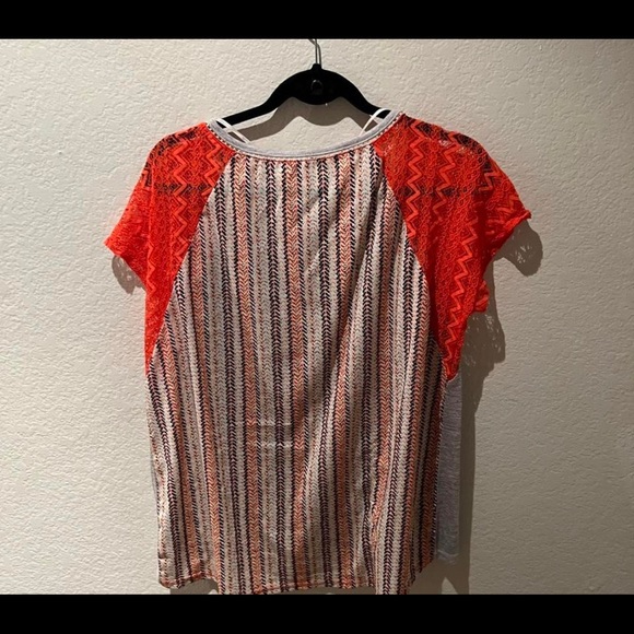 womens mesh orange sleeve t shirt with a super cute colorful print - Picture 4 of 4